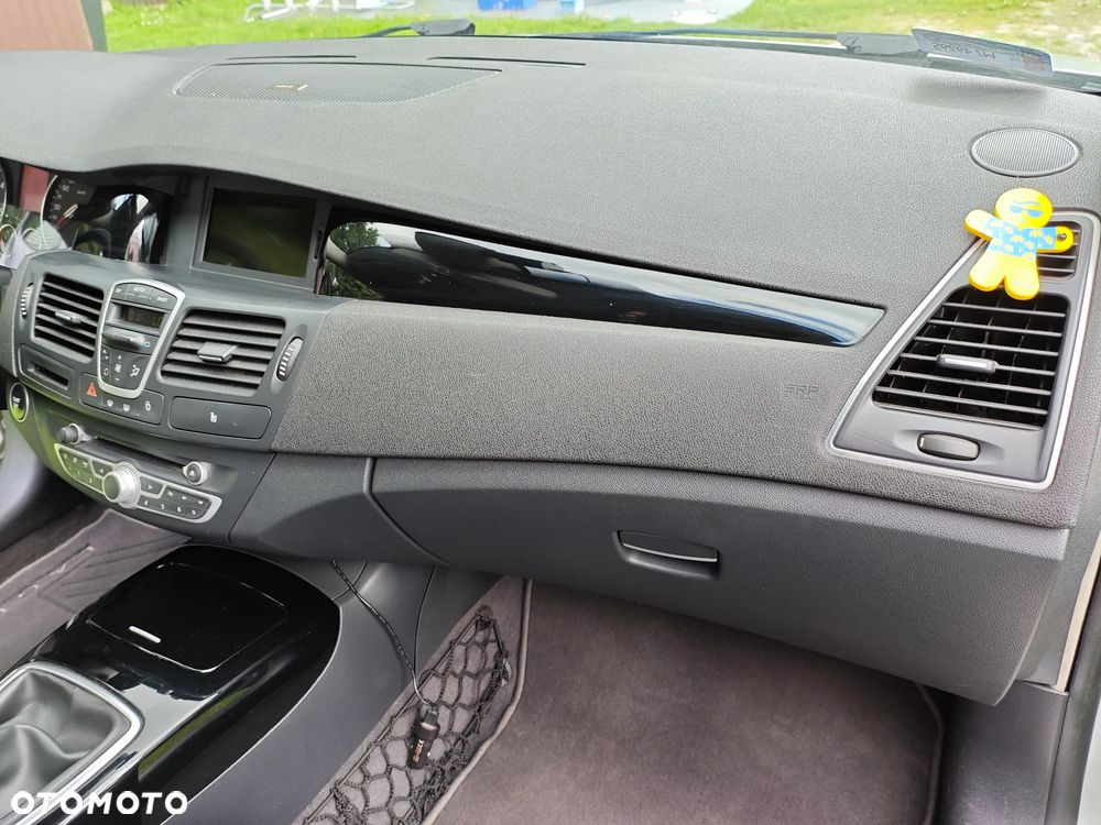 Renault Laguna 2.0 dCi Black Edition - 39