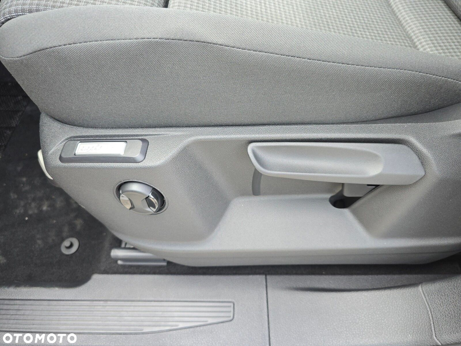 Volkswagen Caddy MAXI Furgon 2.0TDI oferta od ręki duże rabaty fiansowanie - 14