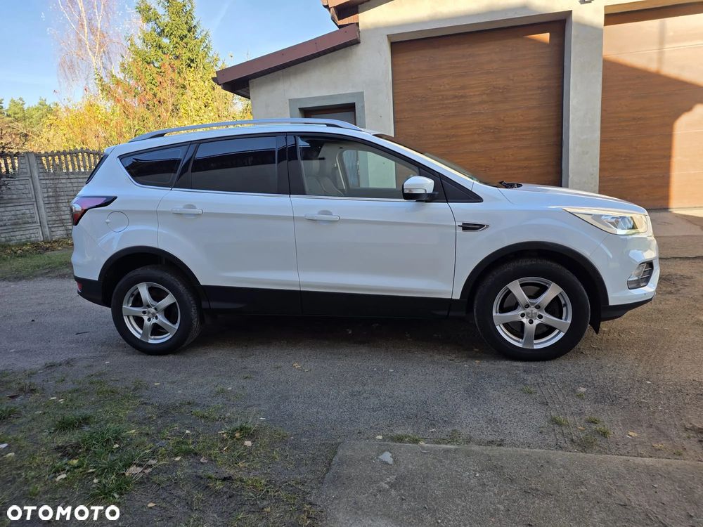 Ford Kuga 2.0 TDCi 4x4 Trend - 4