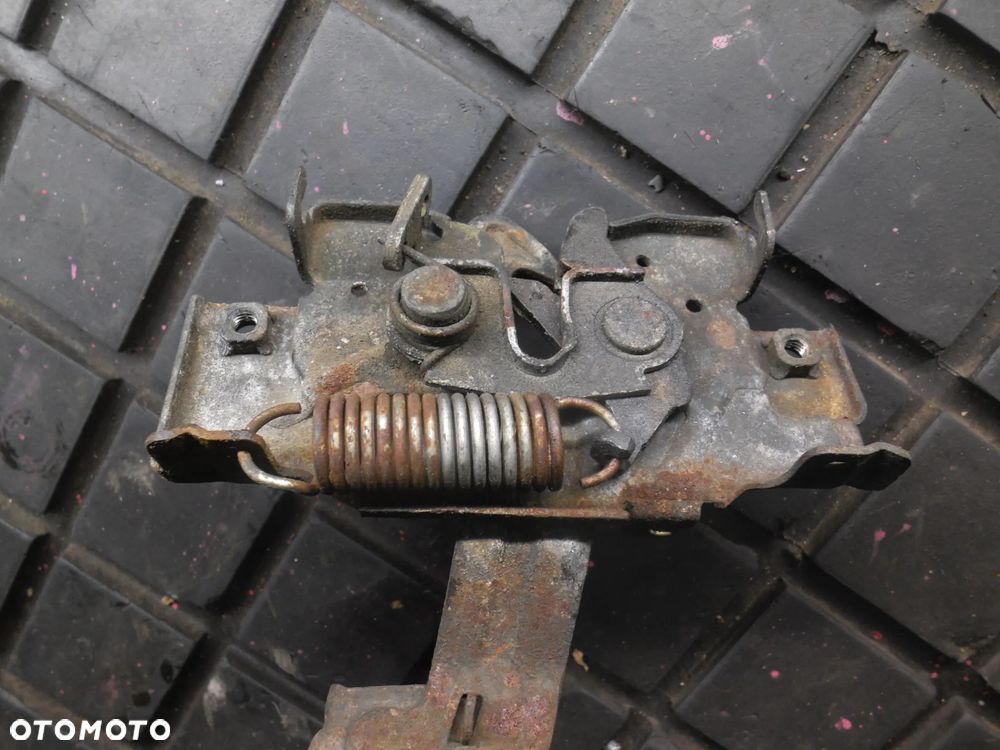 ZAMEK MASKI PRZÓD MAZDA 3 BK I 03-09 EUROPA - 2