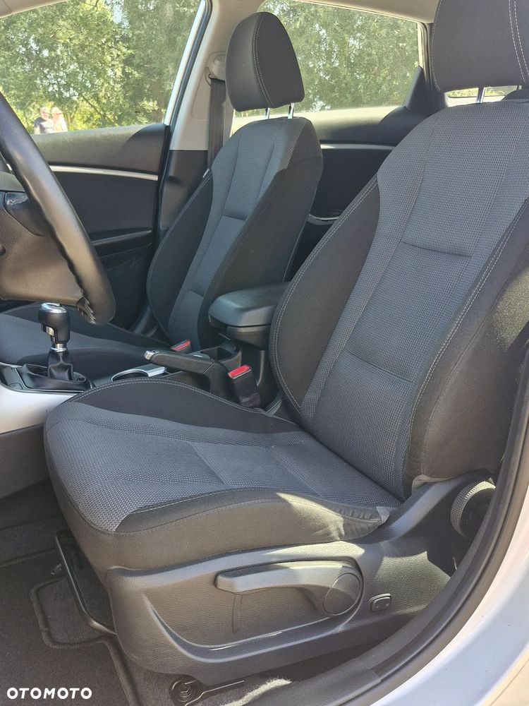 Hyundai i30 i30cw 1.6 CRDi Trend - 21