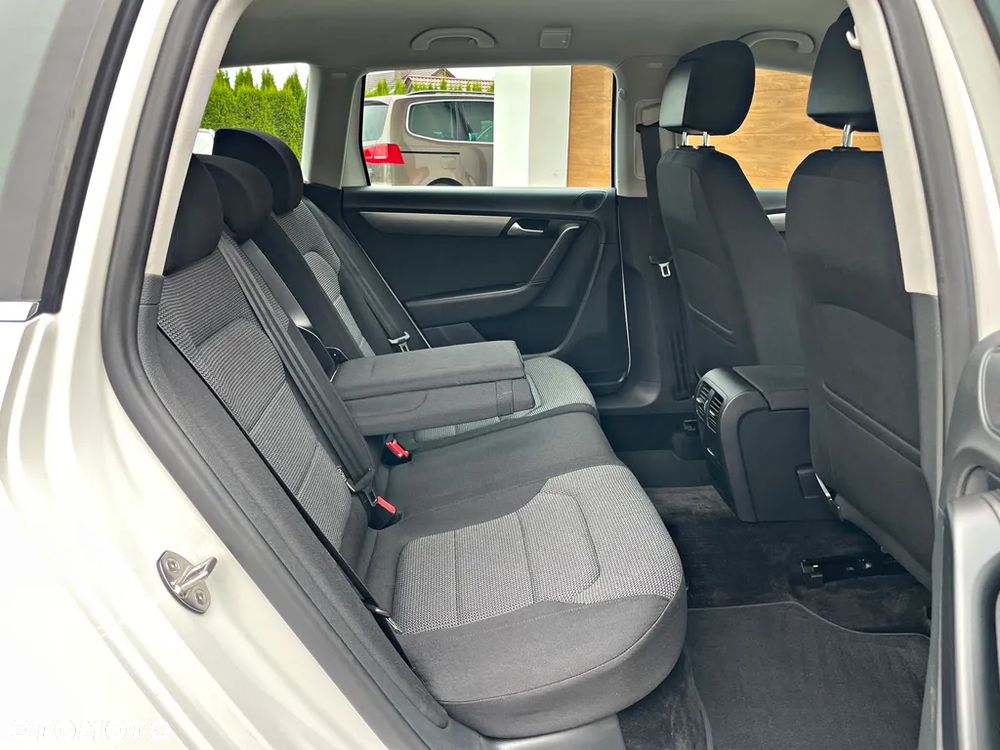 Volkswagen Passat Variant 2.0 TDI BlueMotion Technology Comfortline - 28