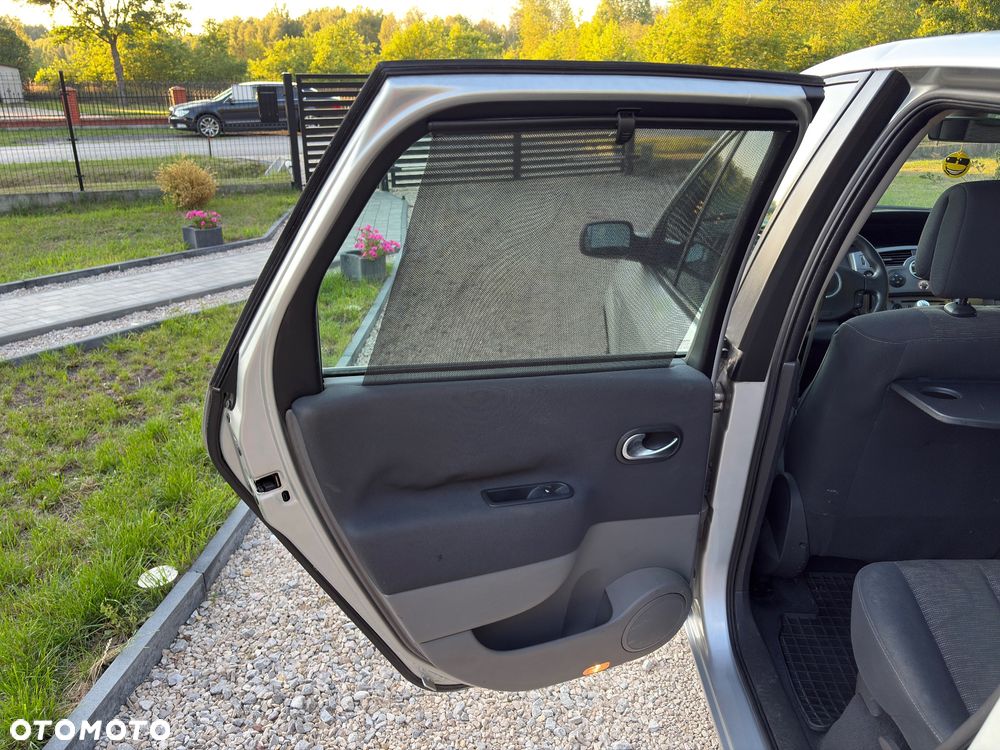 Renault Grand Scenic - 24