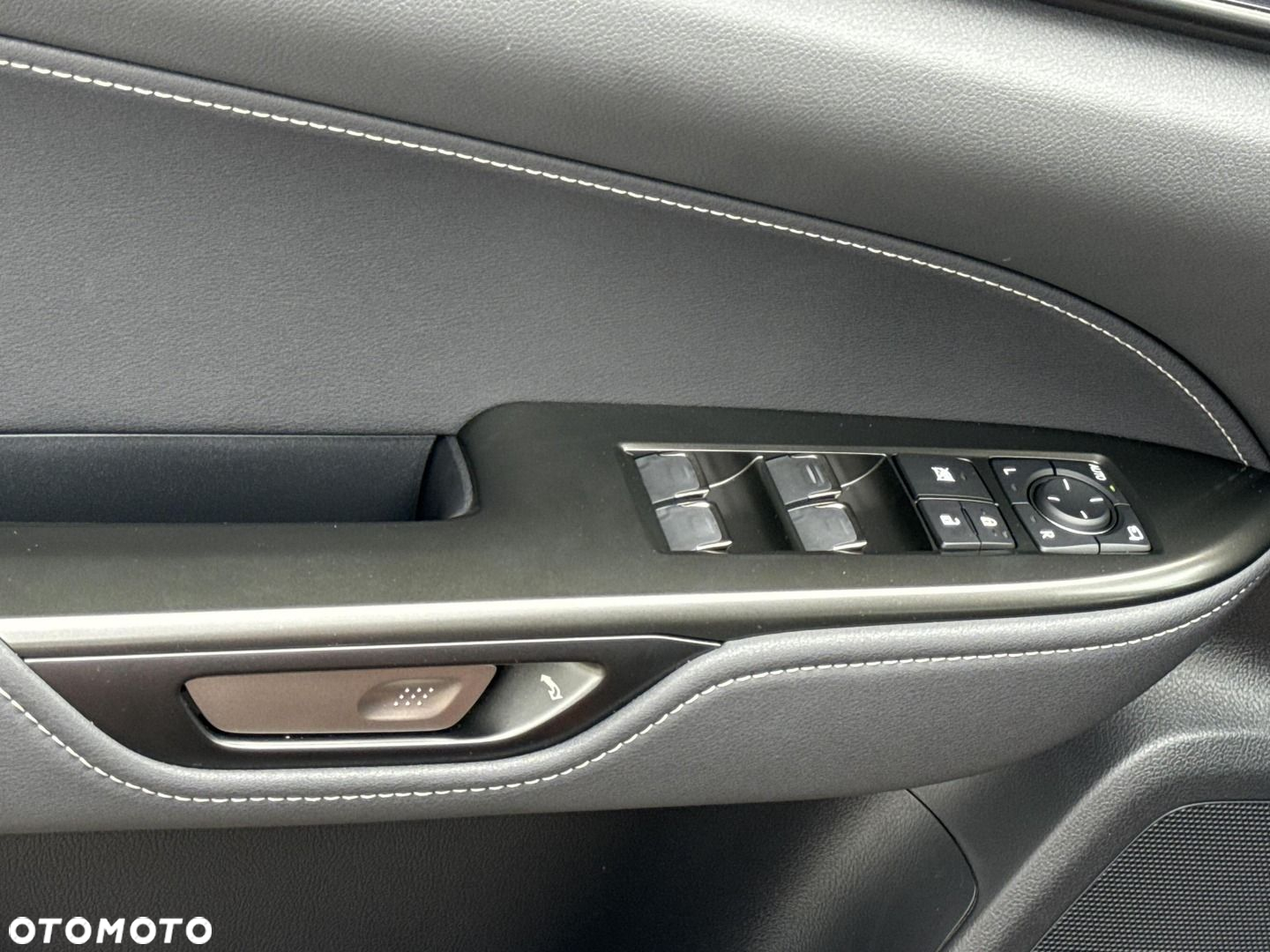 Lexus NX - 10
