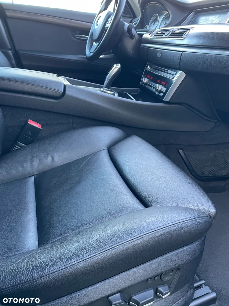 BMW Seria 5 530d xDrive Sport-Aut - 17