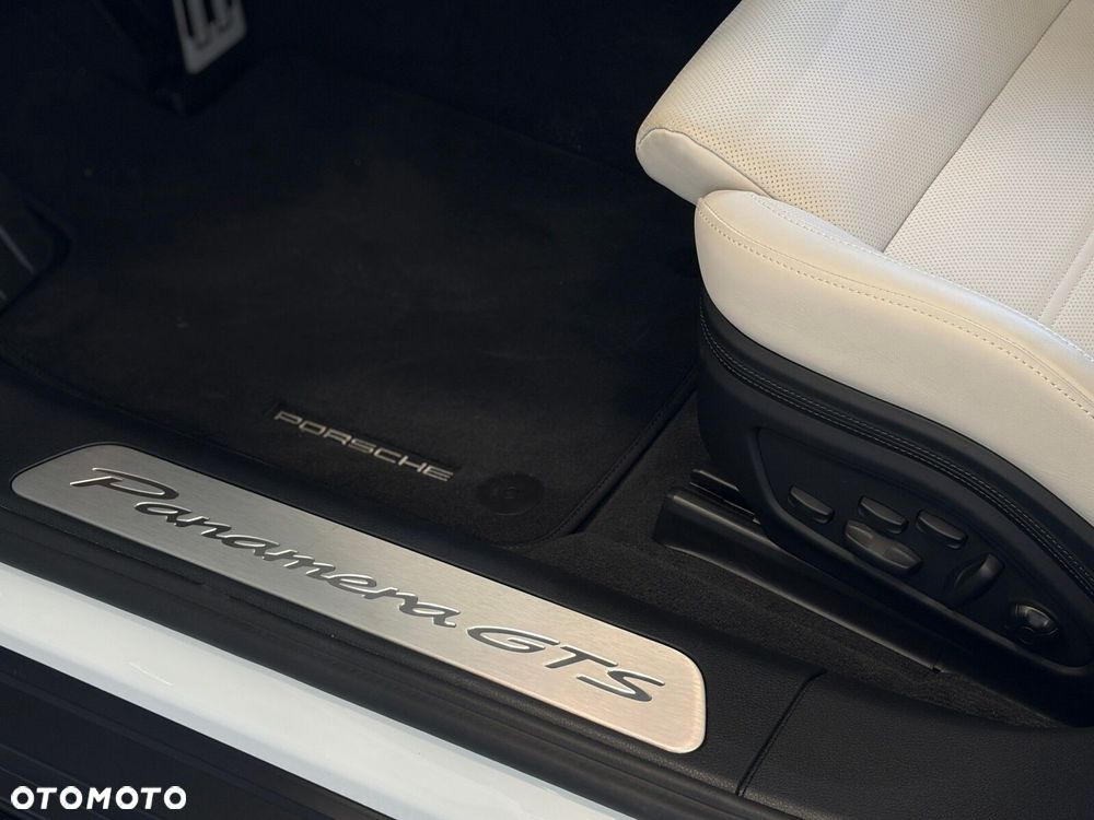 Porsche Panamera - 23