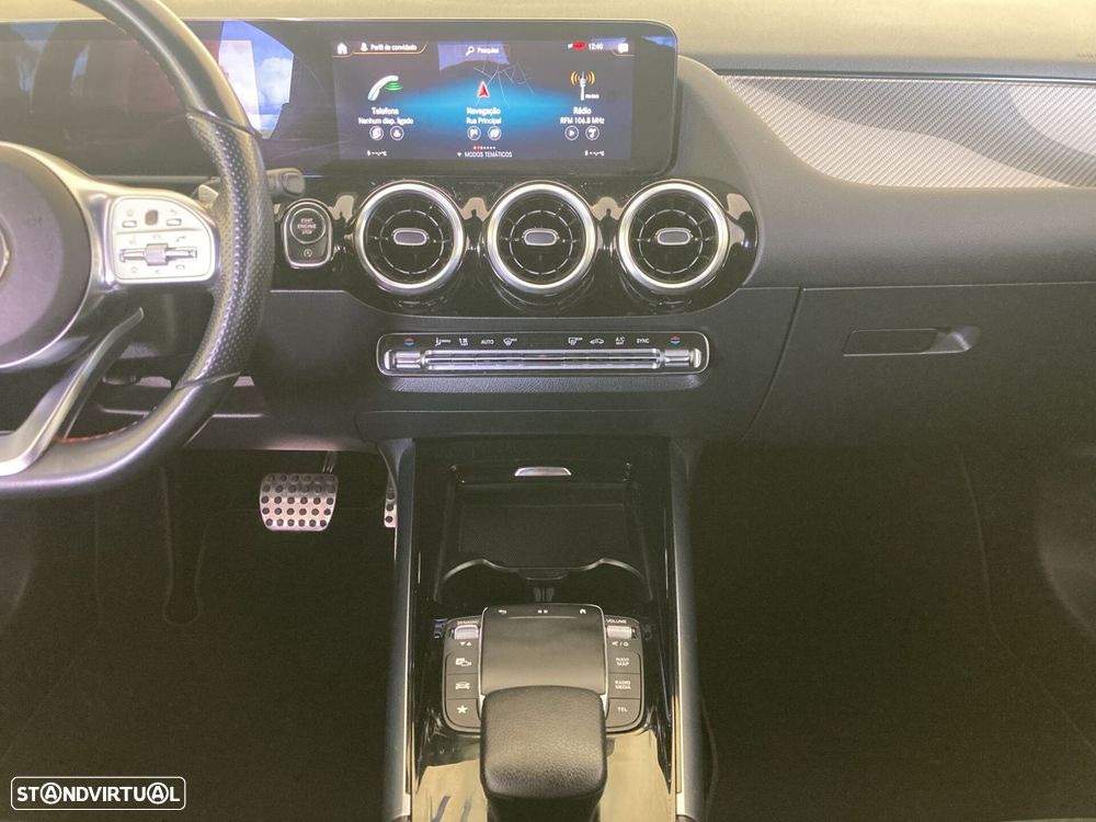 Mercedes-Benz GLA 180 d AMG Line - 19