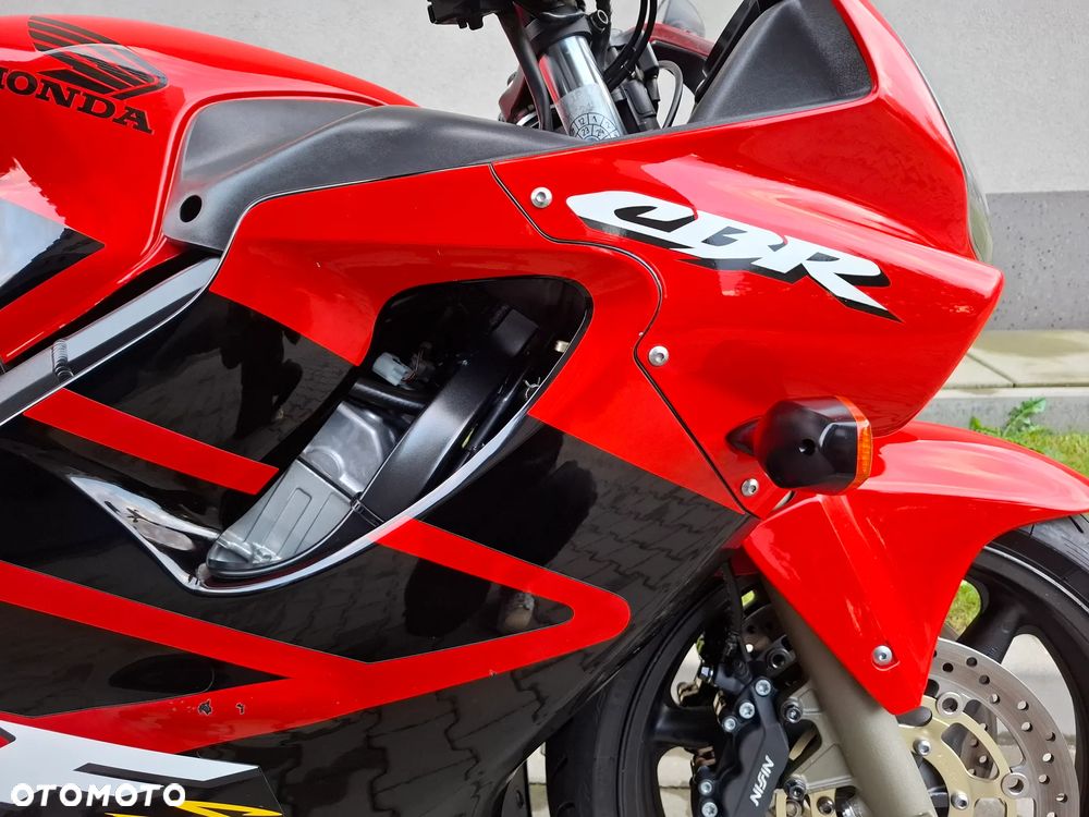 Honda CBR - 25