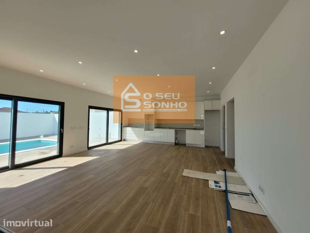 Moradia T3 Moderna com Piscina - Grande imagem: 5/25
