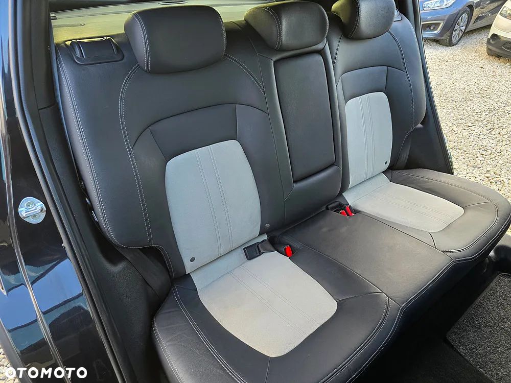 Kia Sportage 1.7 CRDI 2WD ISG Dream-Team Edition - 25