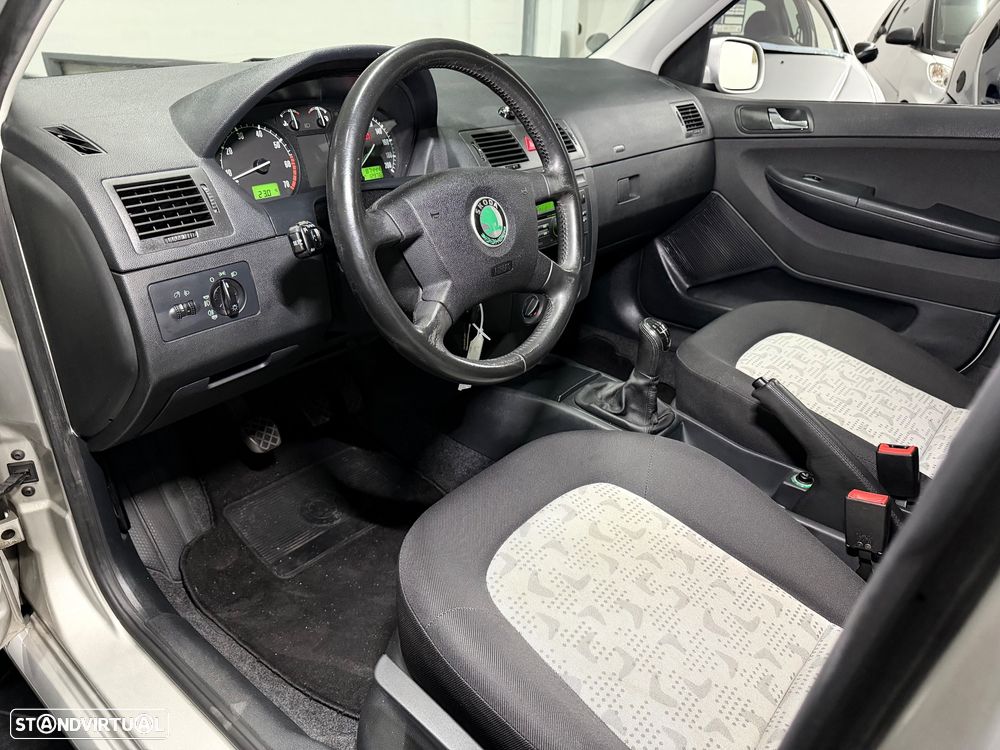 Skoda Fabia Break 1.4 16V Sport - 13