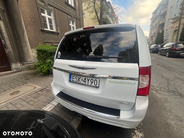 Chrysler Town & Country 3.6 Limited - 9