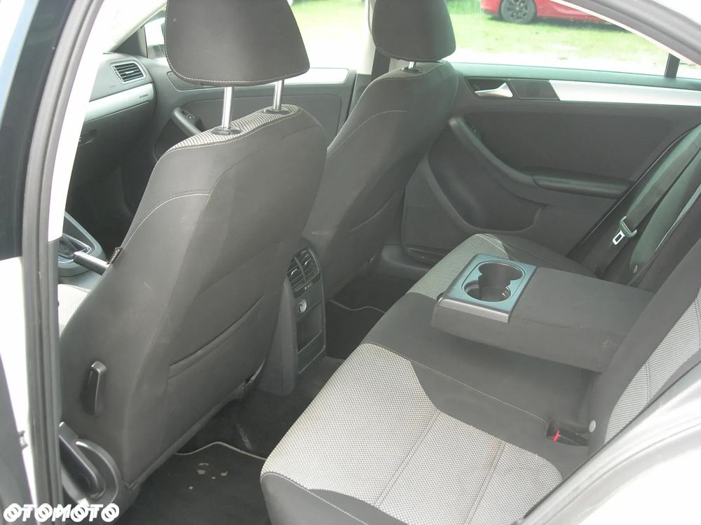 Volkswagen Jetta - 17