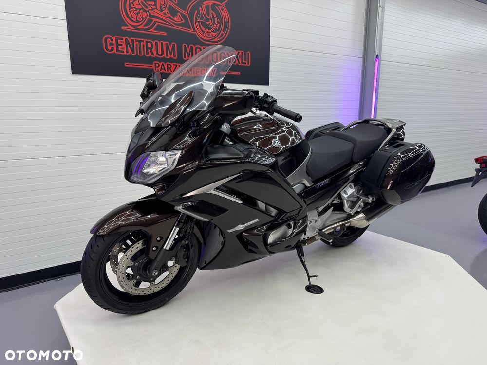 Yamaha FJR - 7