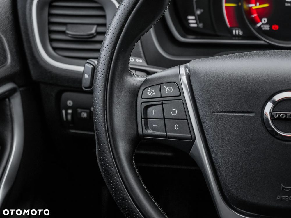 Volvo V40 T3 Drive-E R-Design Momentum - 18