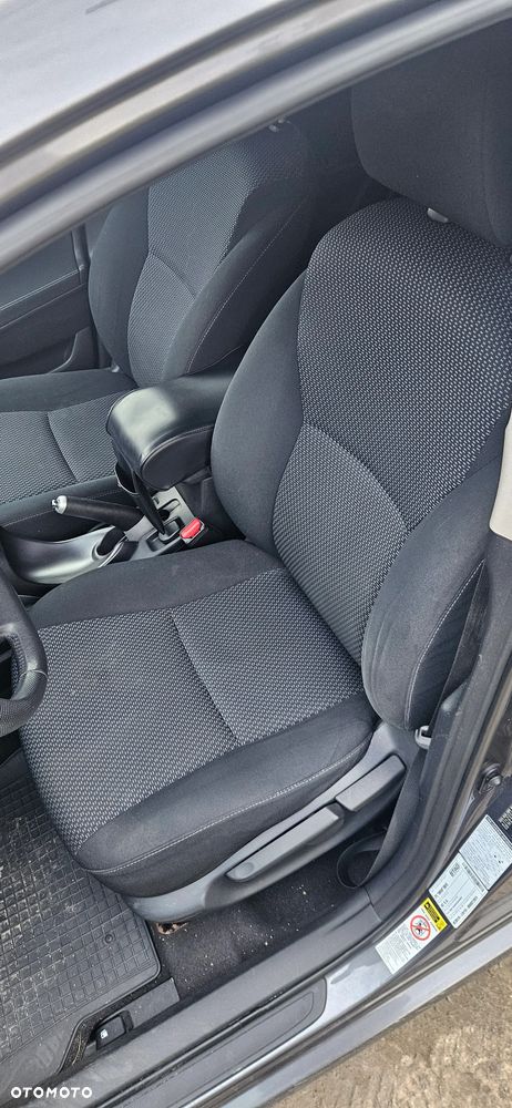 Toyota Auris 1.6 Luna - 22
