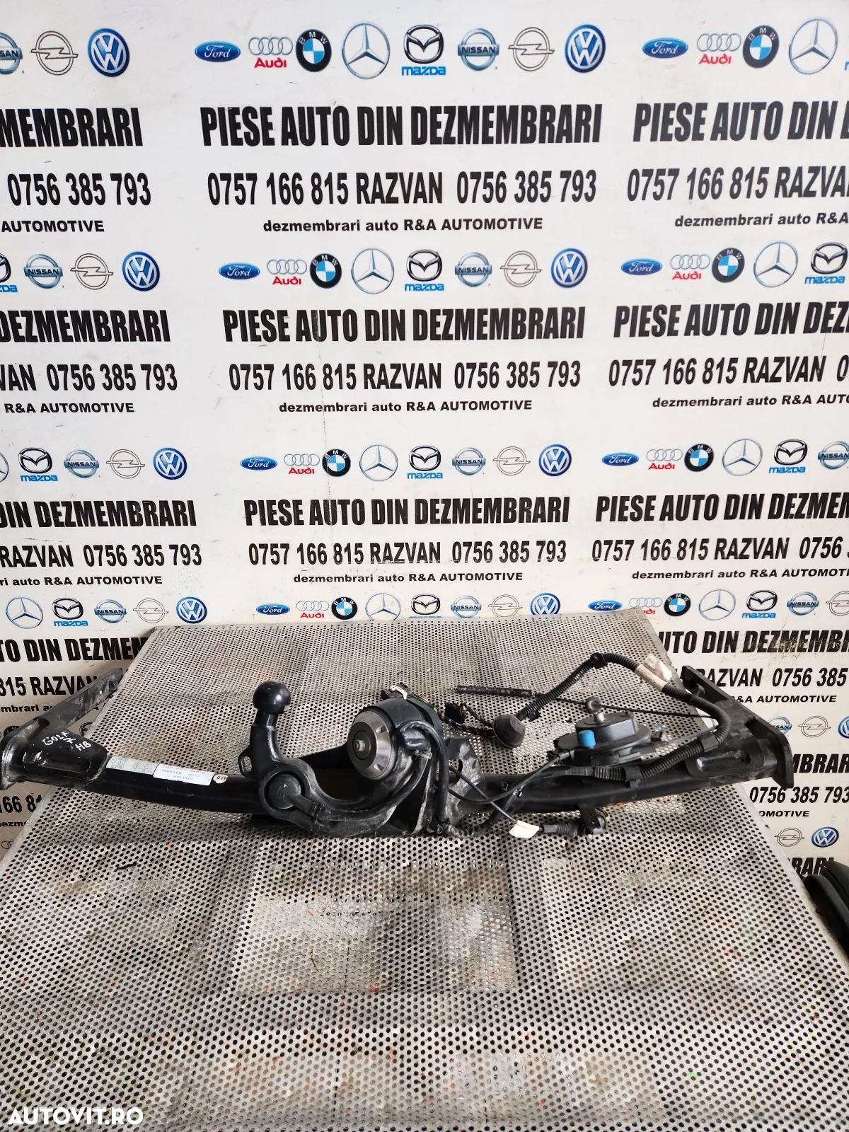 Carlig Cui Remorcare Tractare Electric Vw Golf 7 VII Hatcback Original Cod 5GC - Dezmembrari Arad - 1