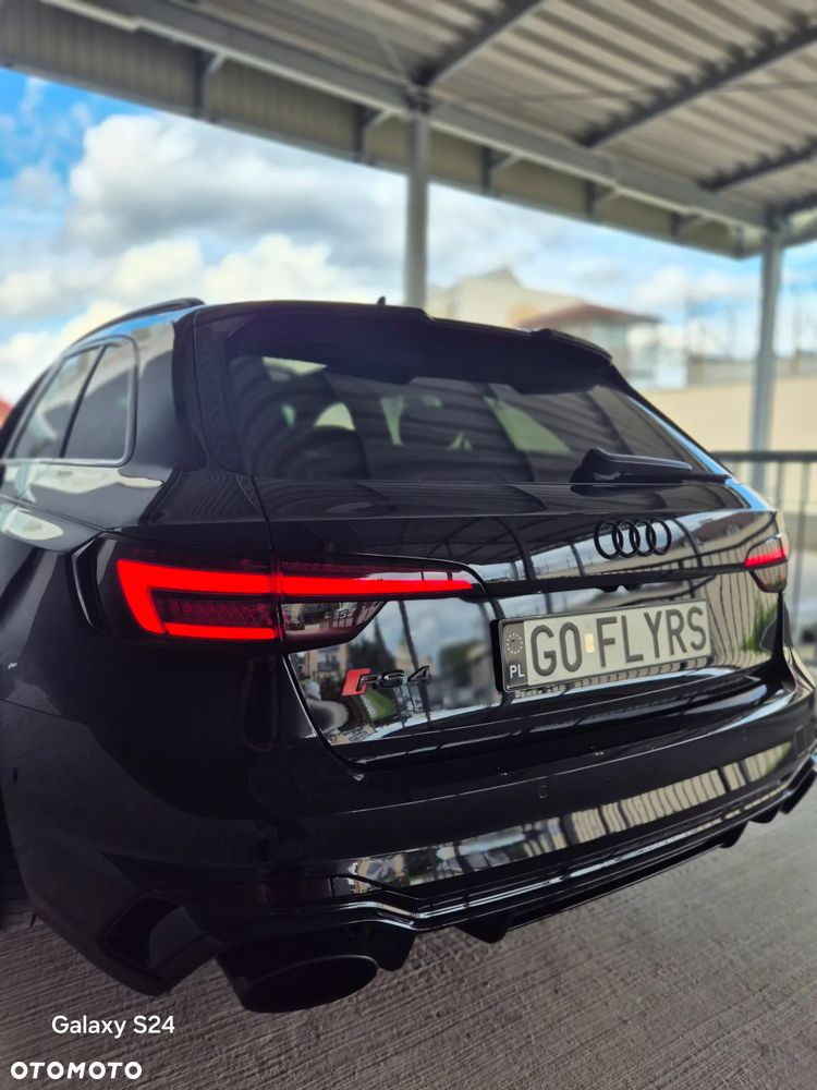 Audi RS4 Avant - 3