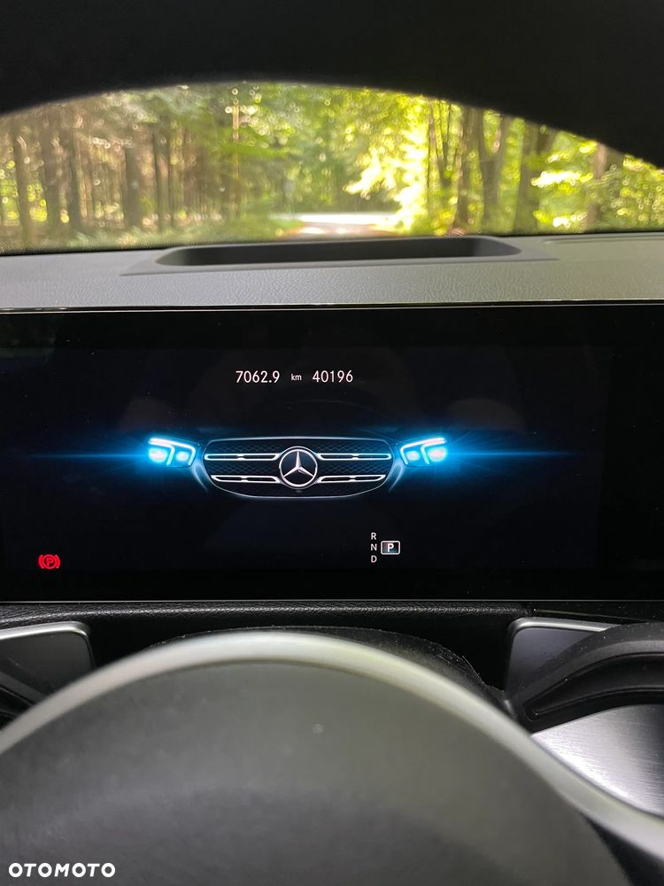 Mercedes-Benz GLB - 16