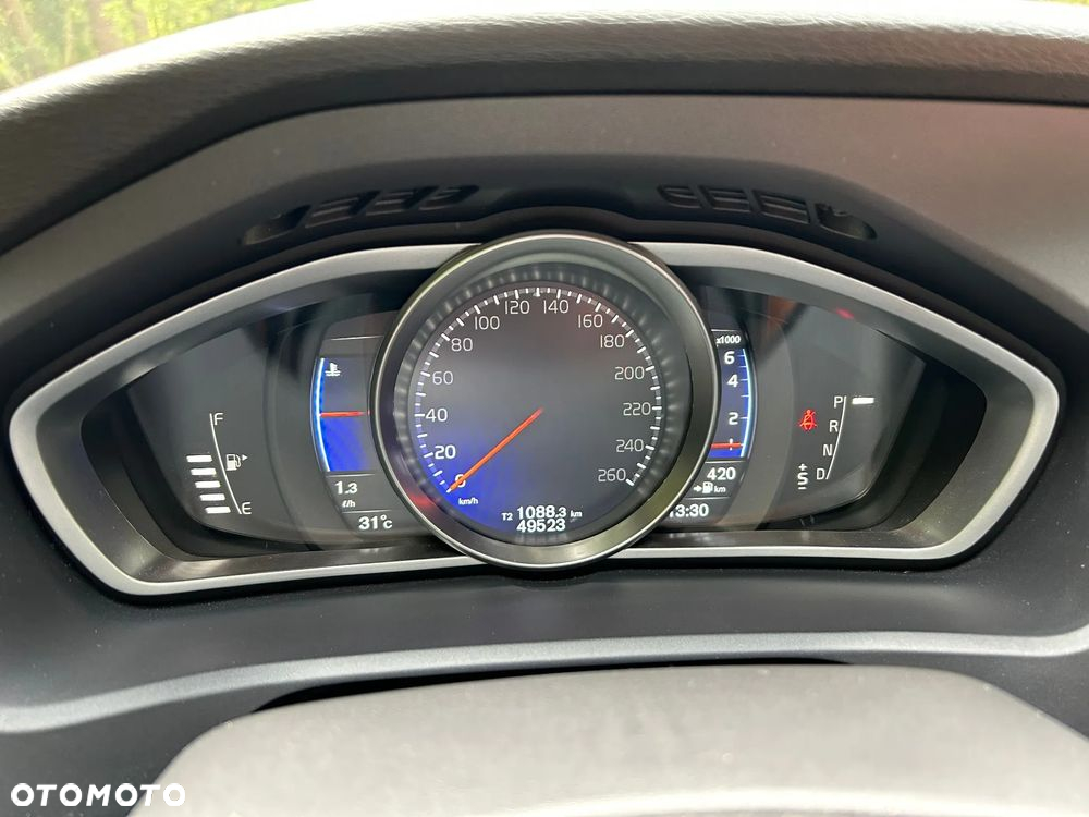 Volvo V40 T3 Drive-E R-Design Momentum - 3