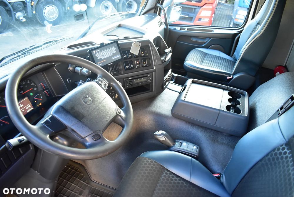 Volvo FM 420 EEV 8x4 Tridem/ Skrzynia 7.30m. + Palfinger PK 27001 EH / Pilot/ 22 m. / 5 i 6 Funkcja/ Rotator / Sprowadzony z Austrii ! - 39