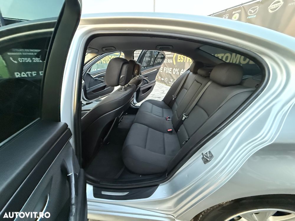 BMW Seria 5 530d xDrive - 7