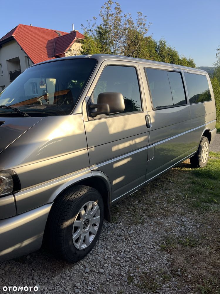 Volkswagen Caravelle - 1