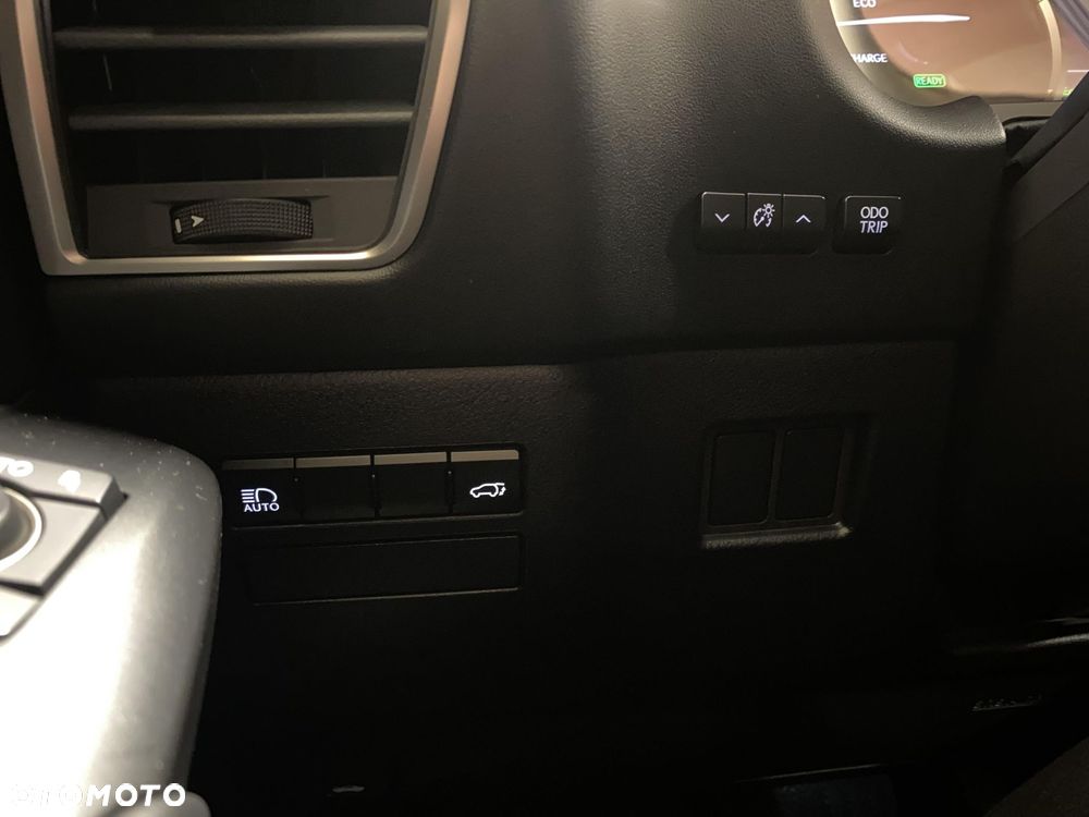 Lexus NX 300h Elegance AWD - 18