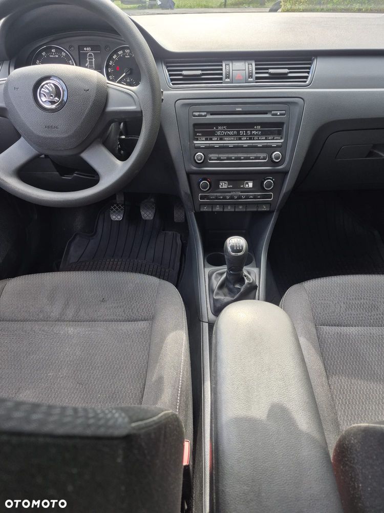 Skoda RAPID 1.2 TSI Ambition - 12