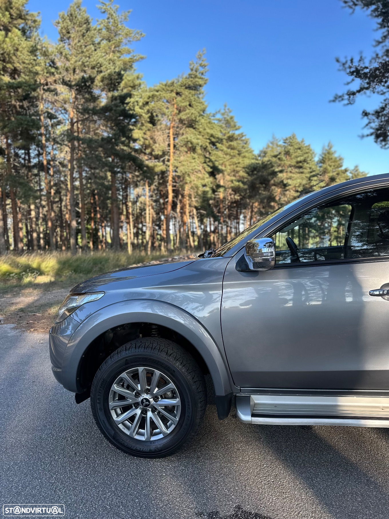 Mitsubishi L200 2.4 DI-D CD Intense Strakar 4WD - 9