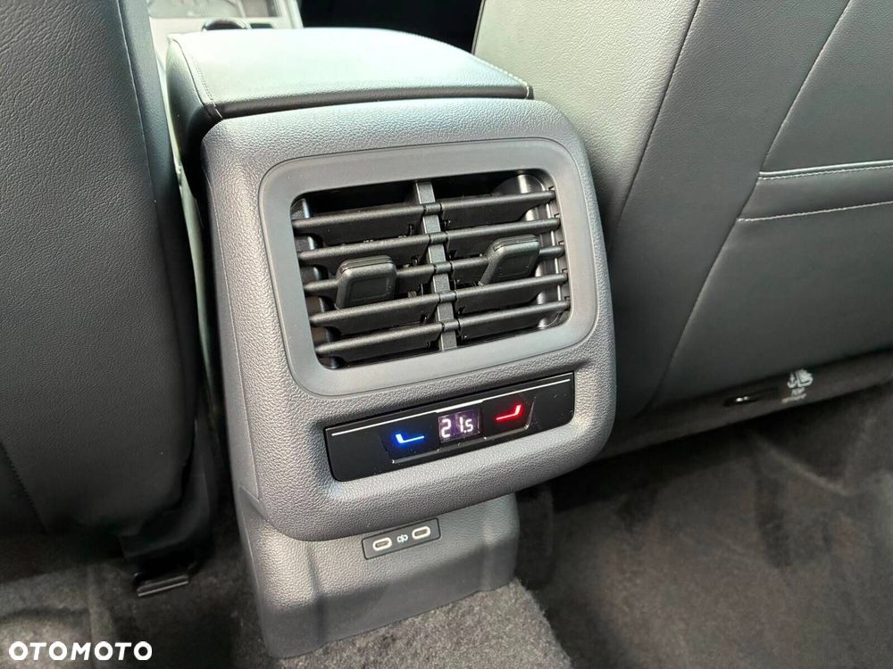 Volkswagen T-Roc - 28