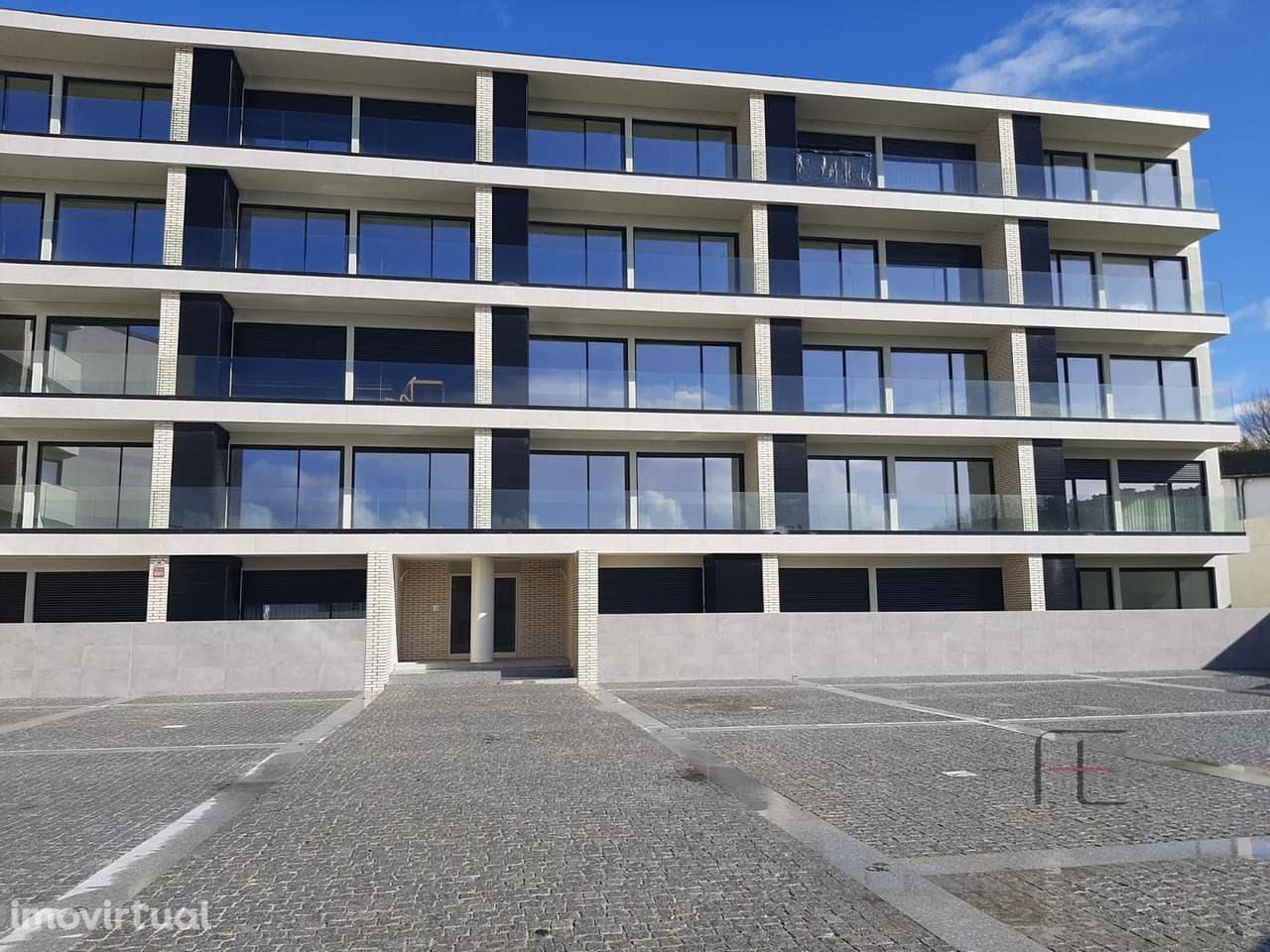 Apartamento T1 Arrendamento em Santa Marinha e São Pedro da Afurada,Vi - Grande imagem: 2/50