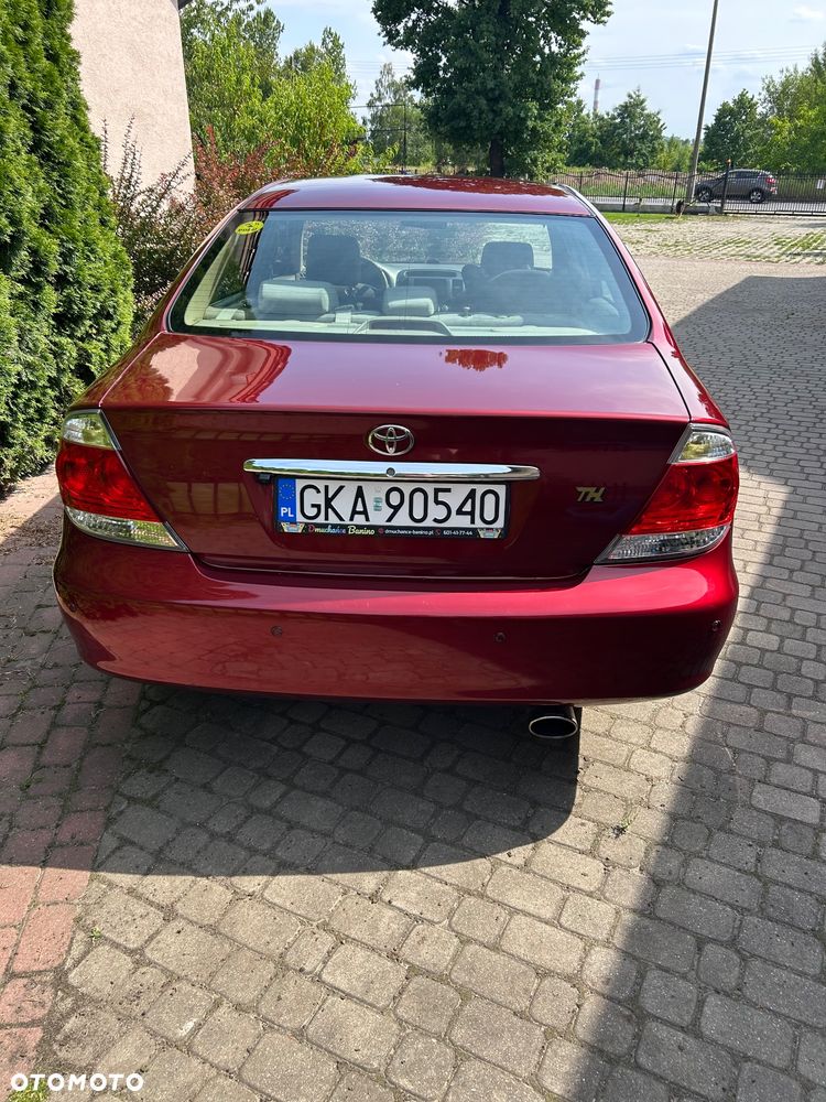 Toyota Camry - 13