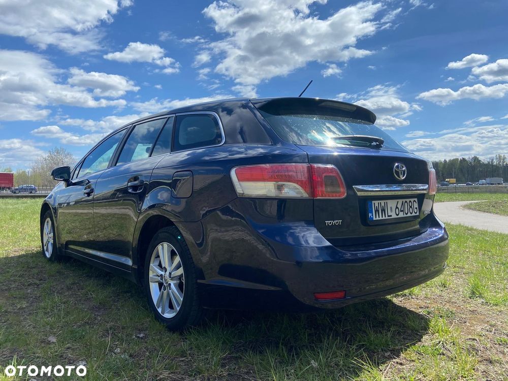 Toyota Avensis 2.0 D-4D Sol - 4