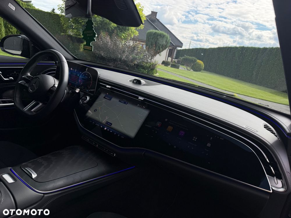 Mercedes-Benz Klasa E 220 d mHEV 4-Matic AMG 9G-Tronic - 25