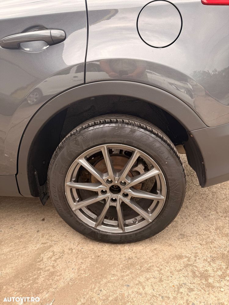 Toyota RAV4 2.2 D-4D Luxury - 12