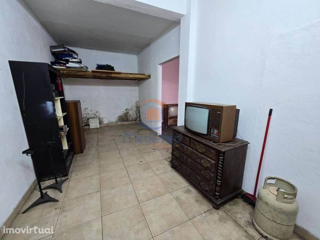 Loja c/ 60 m2 | Ponte da Bica, Caneças - Grande imagem: 4/8