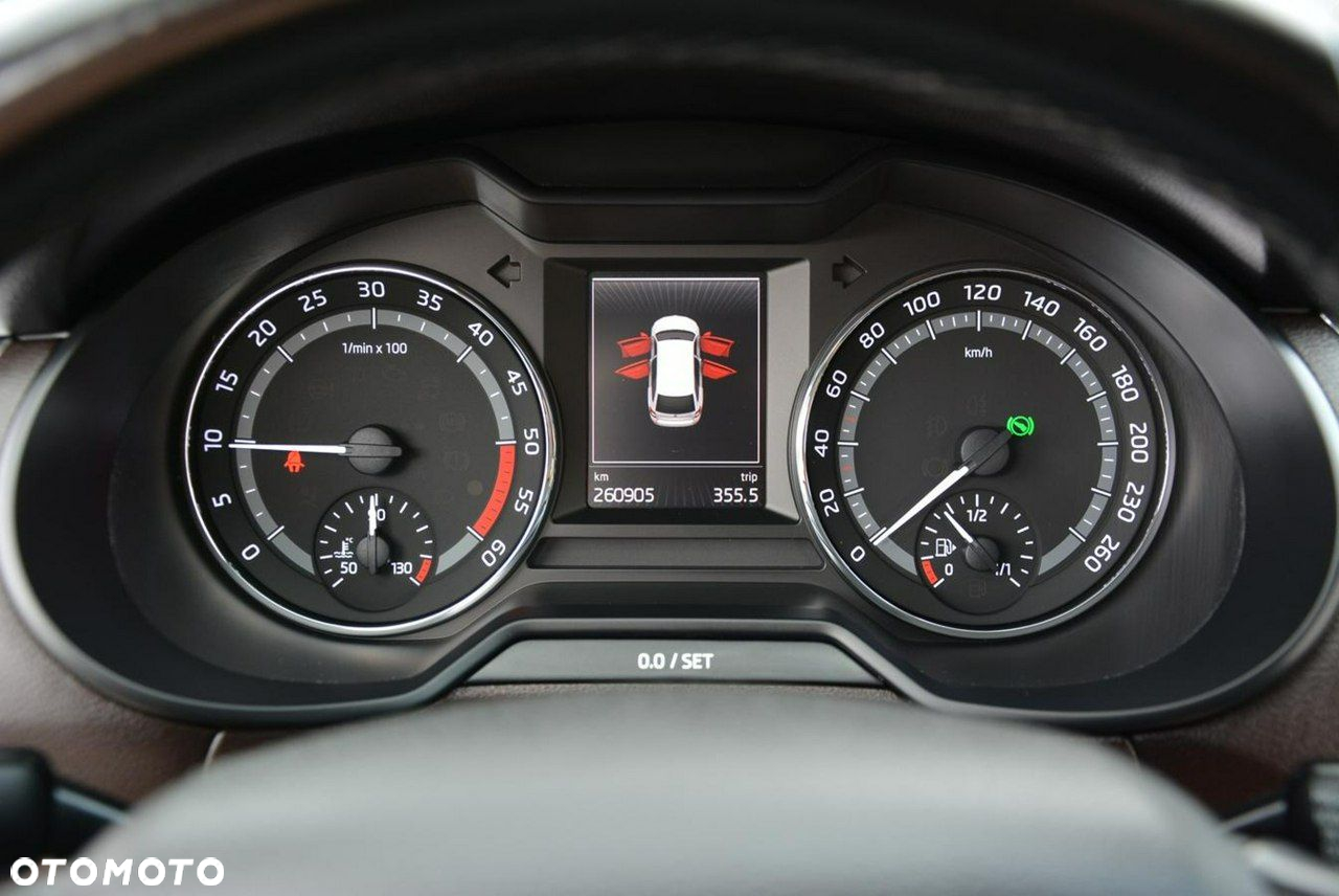 Skoda Octavia Combi 2.0 TDI 4x4 DSG Scout - 28