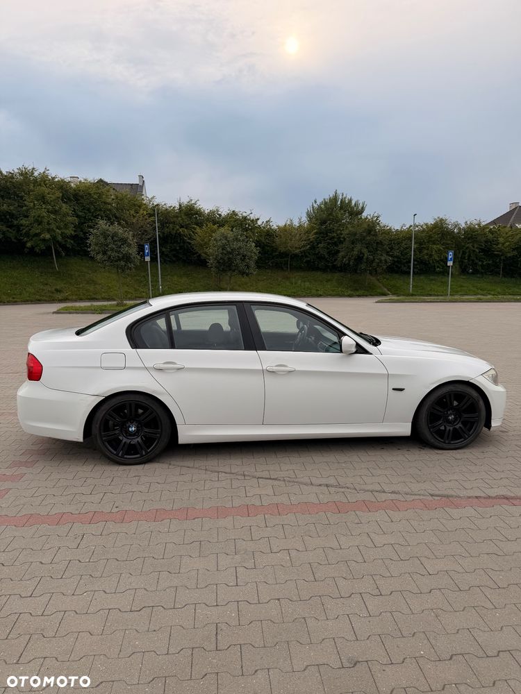 BMW Seria 3 318i - 7