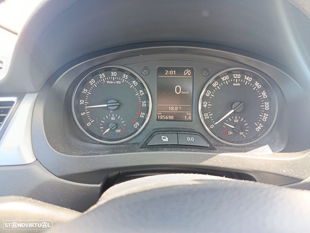 Skoda Rapid Spaceback 1.6 TDi Elegance - 15