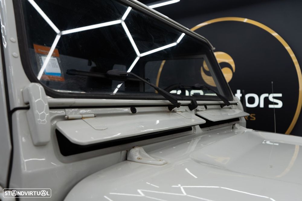 Land Rover Defender 90 2.5 TD5 Metal Top - 17