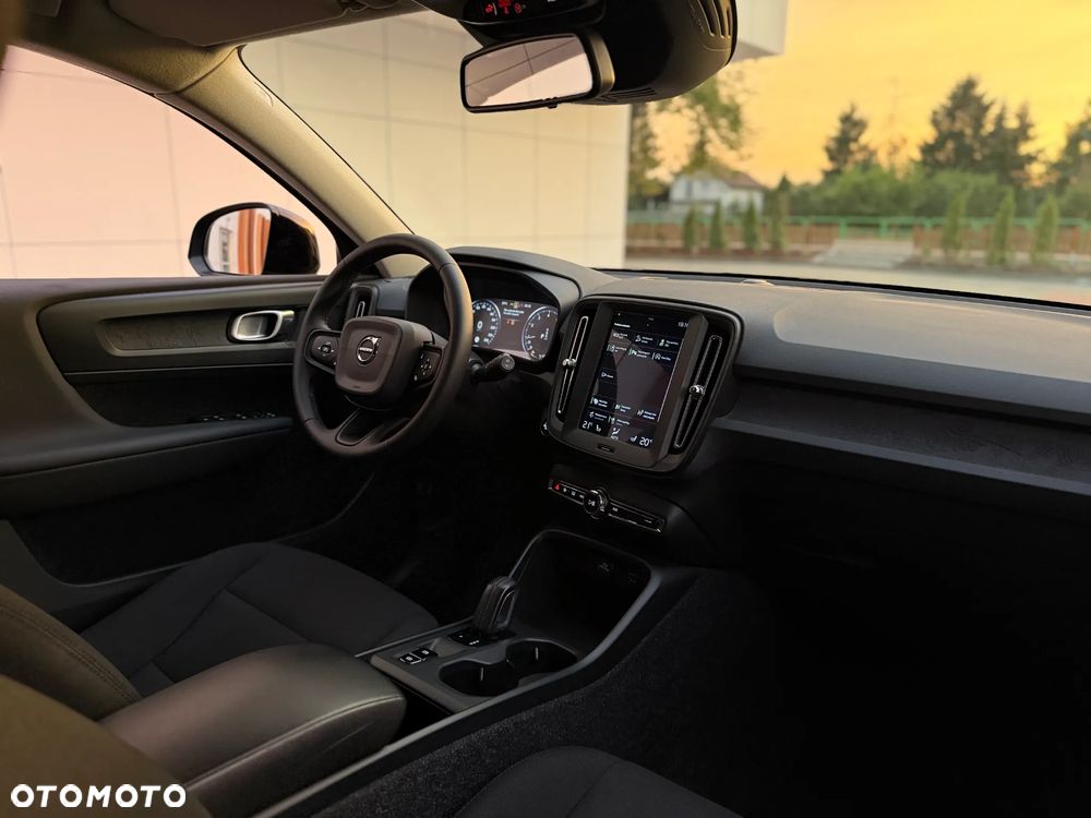 Volvo XC 40 T3 Momentum - 23