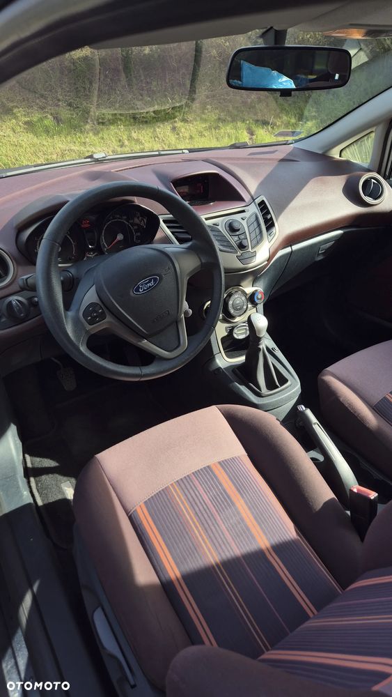 Ford Fiesta - 12