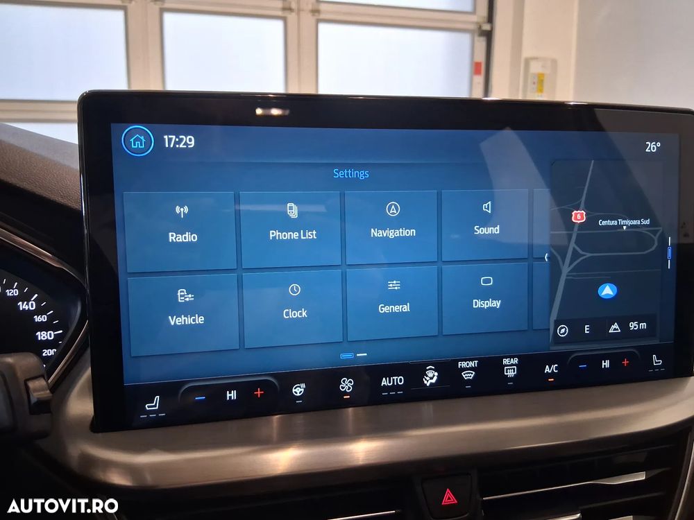 Ford Focus 1.0 EcoBoost Titanium - 29