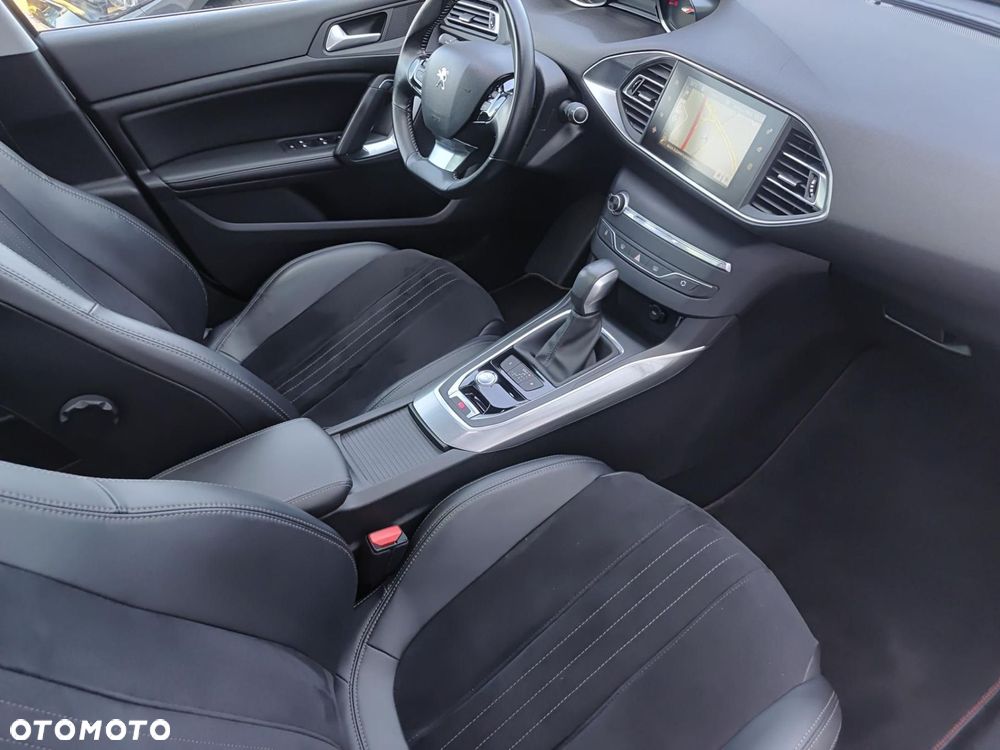 Peugeot 308 - 24