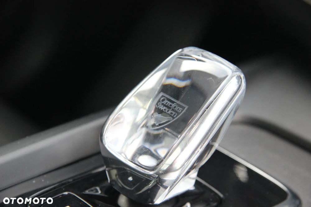 Volvo XC 60 B4 D AWD Plus Dark - 26