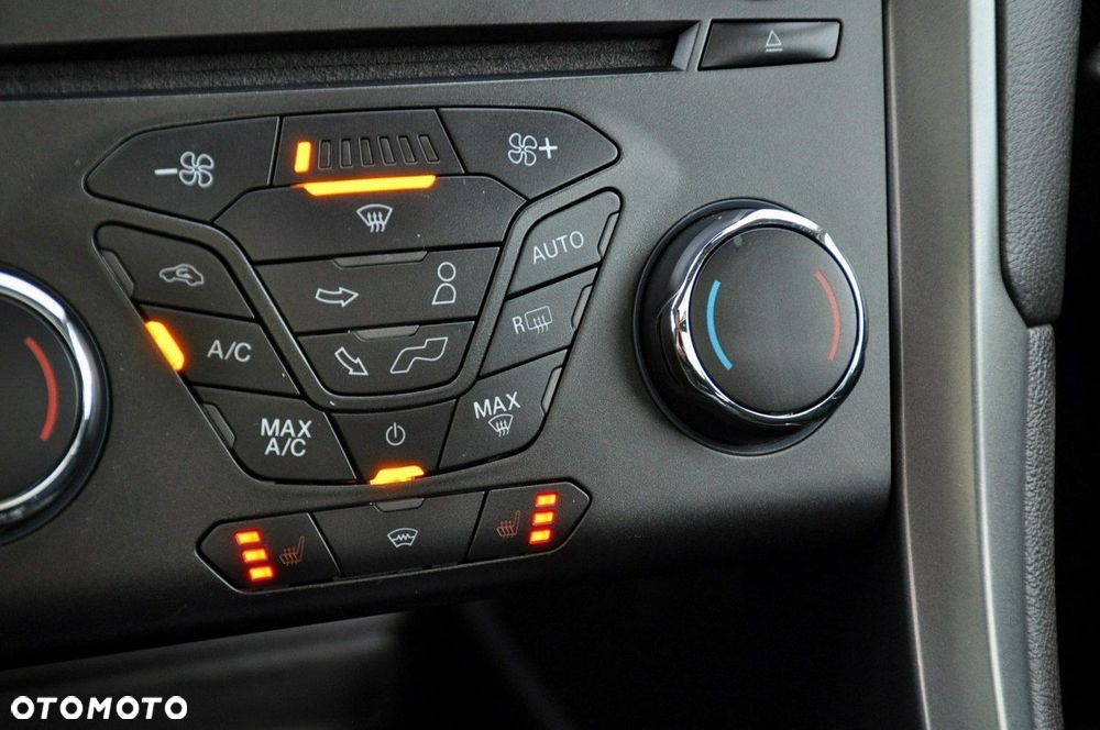 Ford Mondeo - 33