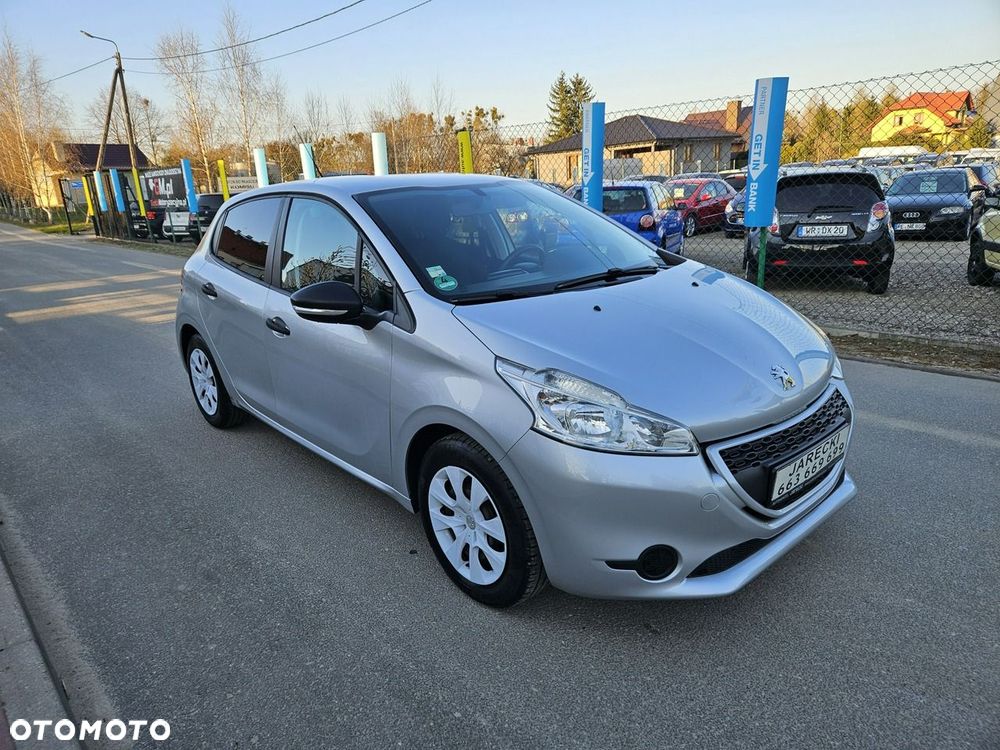 Peugeot 208 - 3