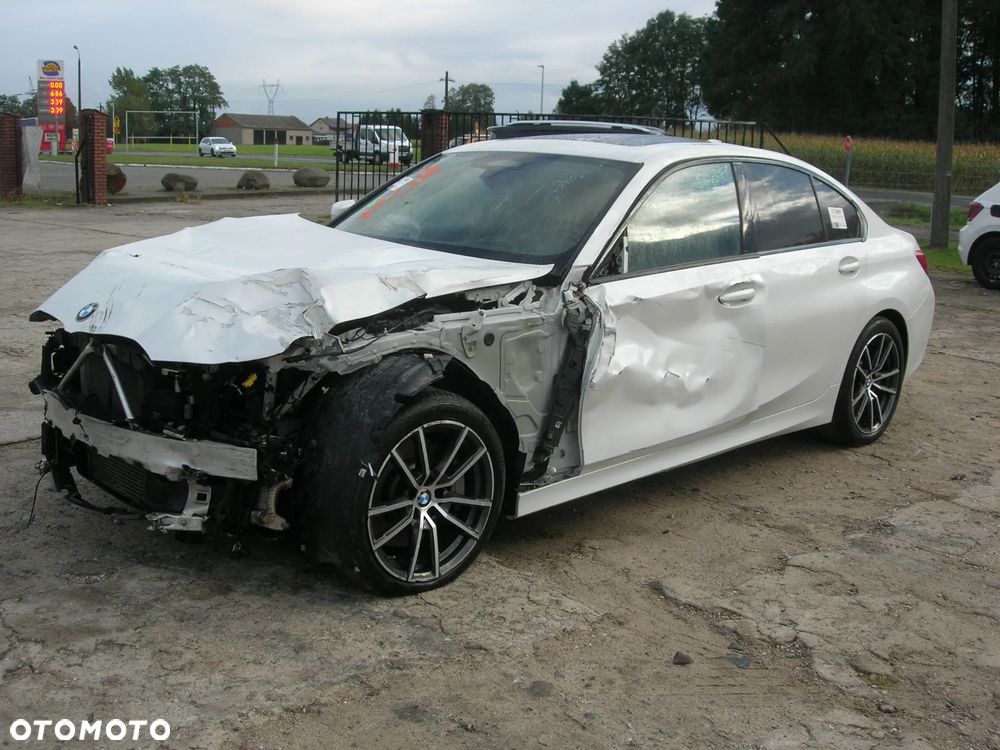 BMW Seria 3 330d xDrive - 6