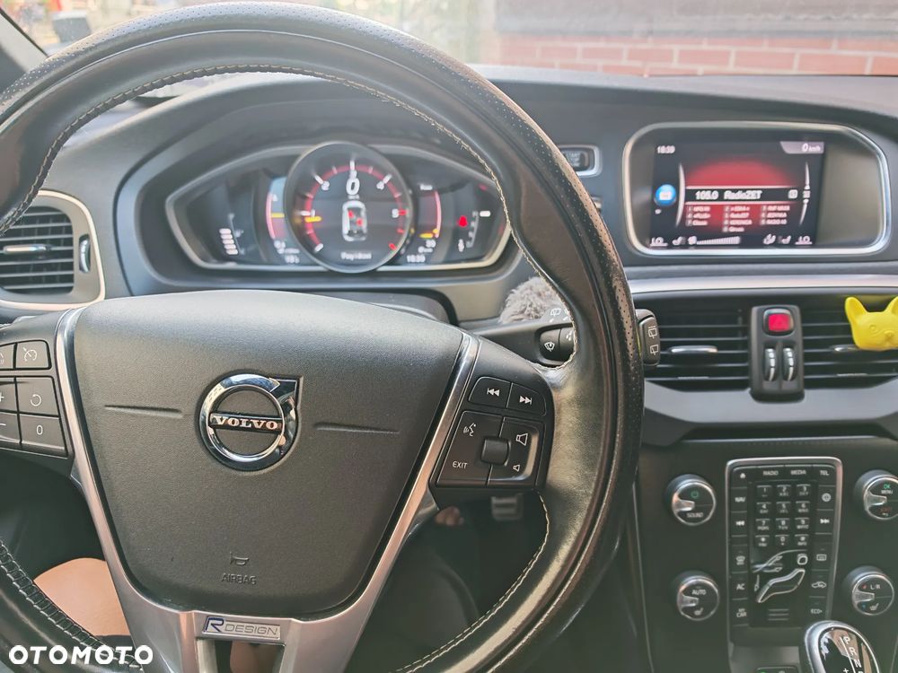 Volvo V40 D3 Drive-E R-Design Momentum - 2
